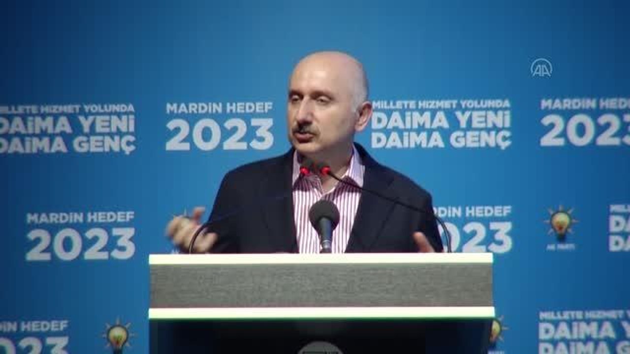 Karaismailoğlu: "Yüz yılda yapılabilecek işleri yirmi yıla sığdıran bir hükümet var"