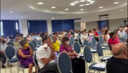 Un'assemblea contro la fibroci cistica