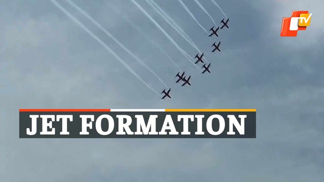 Surya Kiran Air Show In Bhubaneswar - Watch Jet Formations