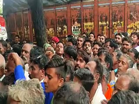 DAP fertilizers: डीएपी खाद लेने के लिए लगी लाइनें, आधे से अधिक किसान लौटे खाली हाथ-video