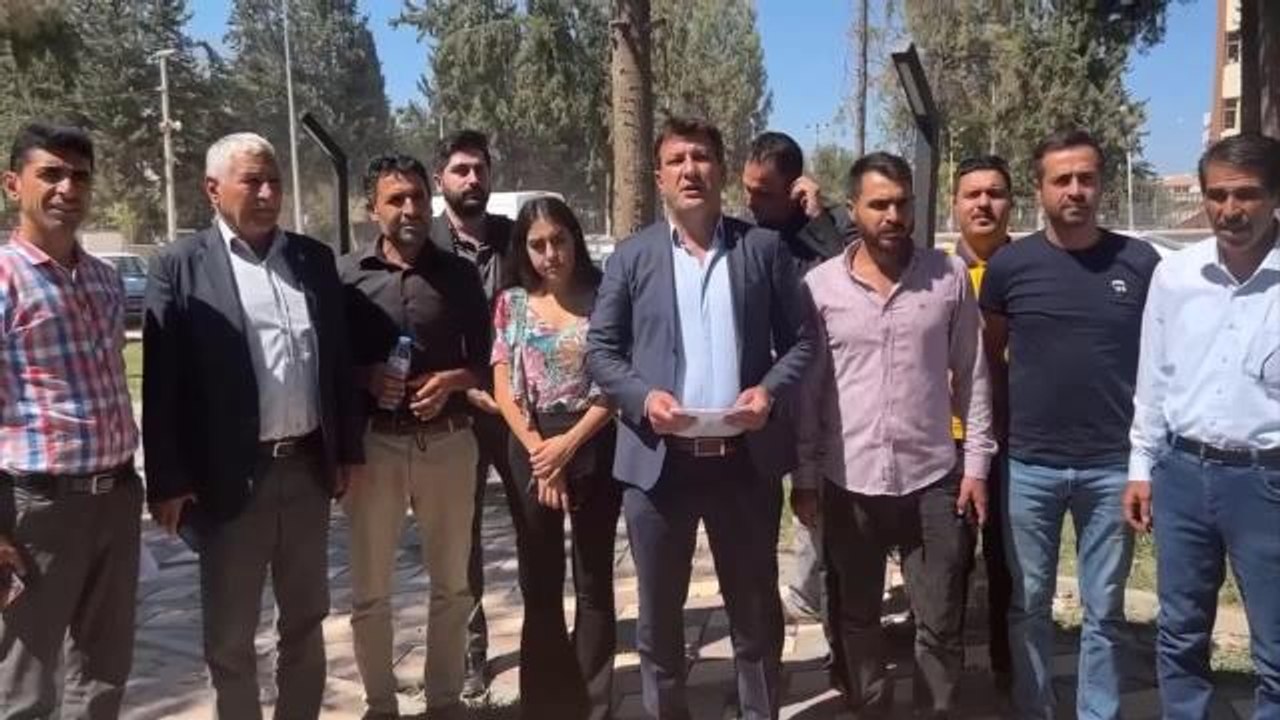 Mahmut Tanal'ın Ziyaret Ettiği Okulun Velileri İfadeye Çağrıldı... Tanal: "Akp, Türkiye'yi Ne Hale Getirdi? 'Okul İstiyoruz' Demek Suç Olmuş"