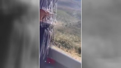 GAZİANTEP - Kamyonla otomobil çarpıştı, sürücüler yaşamını yitirdi, bir kişi ağır yaralandı