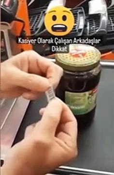 Marketteki barkod oyununu kasiyer fark etti! Evde kestiği barkod ile değiştirdi...