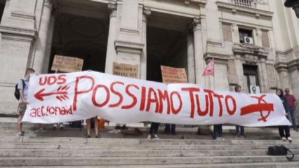 "Possiamo tutto", il flash mob degli studenti davanti al Miur
