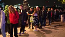 Londra, 4 km di coda nella notte per dare l'ultimo saluto alla regina Elisabetta II