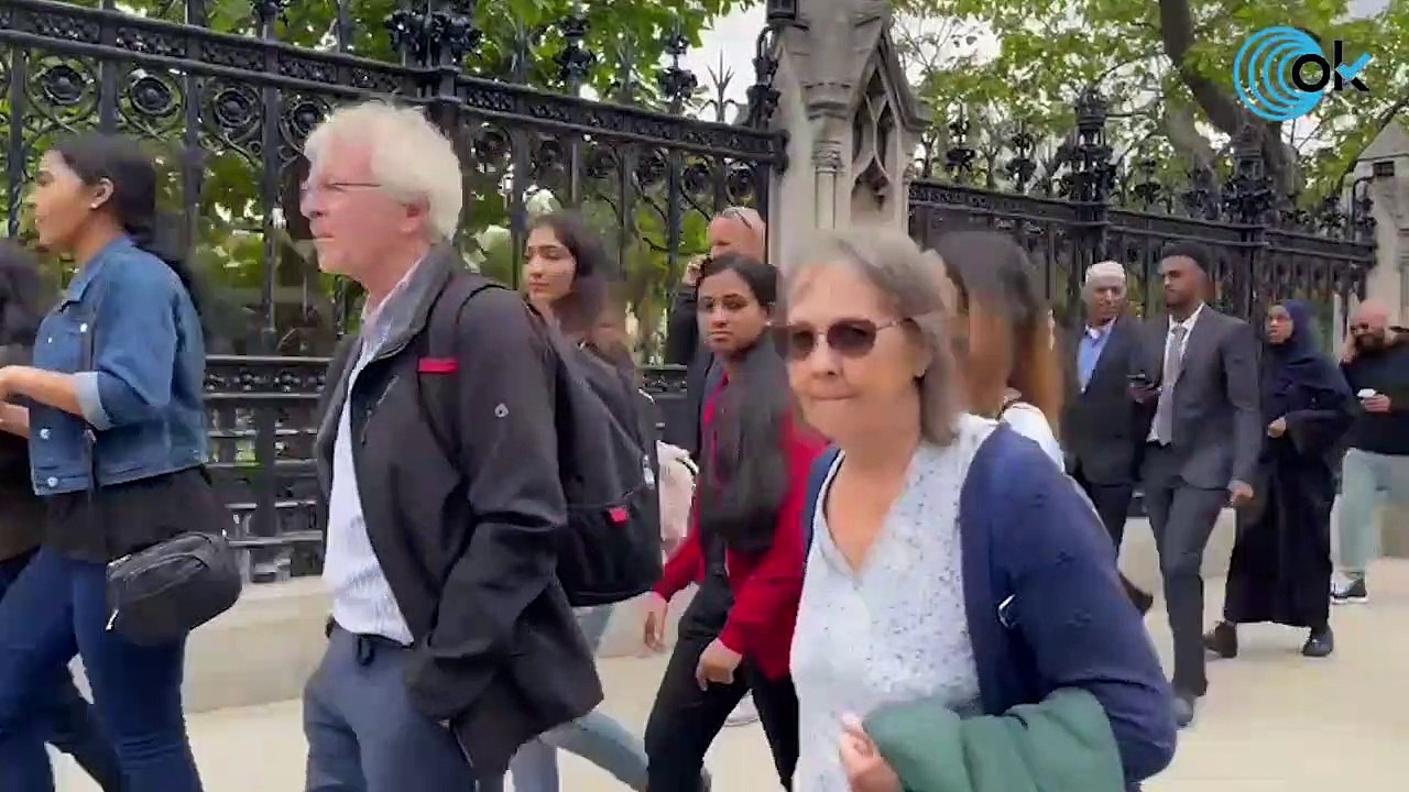 La primera española en ver el féretro de Isabel II: "Siento que es alguien que he conocido toda mi vida"