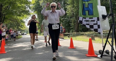Une semaine après avoir fêté ses 100 ans, cette femme court 5 km en 1 heure et 31 secondes