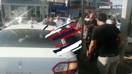 Adana'da feci kaza: Tır, içinde anne ve iki çocuğunun olduğu otomobile arkadan çarptı!
