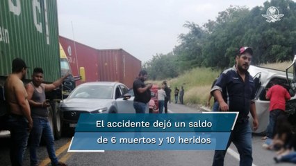 Captan momento exacto en el que tráiler embiste a varios autos en la autopista Siglo XXI