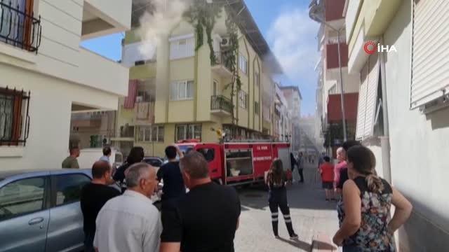 Elektrik prizinden çıkan yangın paniğe neden oldu