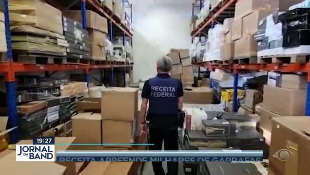 Receita apreende milhares de garrafas de vinho contrabandeadas 15/09/2022 15:05:22