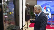 شاهد: وزير الخارجية الإماراتي يصل إلى إسرائيل في زيارة رسمية بمناسبة ذكرى التطبيع