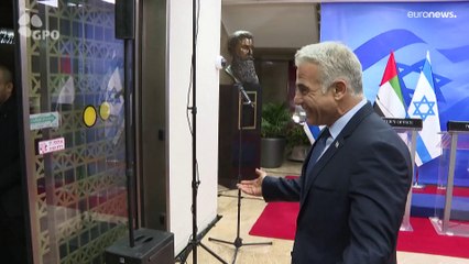 شاهد: وزير الخارجية الإماراتي يصل إلى إسرائيل في زيارة رسمية بمناسبة ذكرى التطبيع