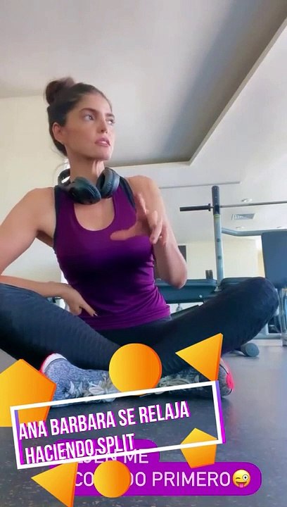 ANA BARBARA SE RELAJA HACIENDO SPLIT