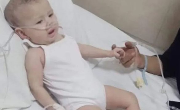 الطفلة ملاك تنجو باعجوبة من انهيار عمارة اللويبدة .. شاهد