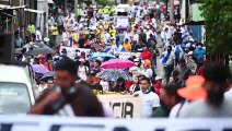 Salvadoreños celebran Independencia en medio de protesta contra Bukele
