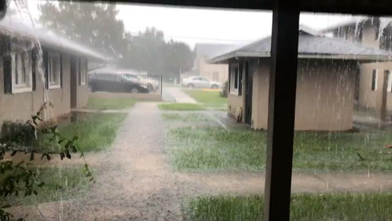 Days of slow-moving thunderstorms cause flooding in Florida