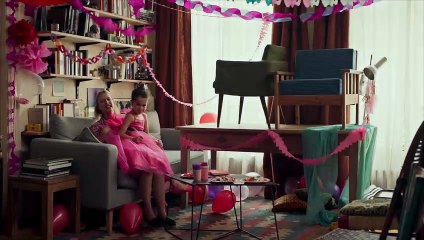 Chanson douce Bande-annonce (UK)