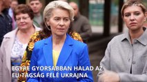 Díjat adományozott az ukrán népnek Olaf Scholz német kancellár