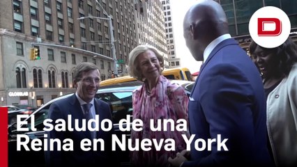 La Reina Sofía saluda al alcalde de Nueva York