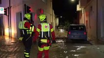 Alluvione a Senigallia, il salvataggio di persone bloccate