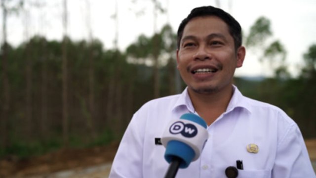 الحكومة الإندونيسية تخطط الى نقل العاصمة من جاكرتا في جزيرة جاوة ، إلى مدينة مبنية لهذا الغرض في جزيرة بورنيو