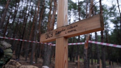 "Russland hinterlässt überall Tod"- Neues Massengrab bei Isjum entdeckt