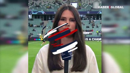 Topu bilerek kadın muhabirin kalçasına attı! O anlar kamerada