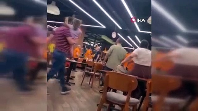 İstanbul'da ünlü restoranda ''masa silme'' kavgası kamerada