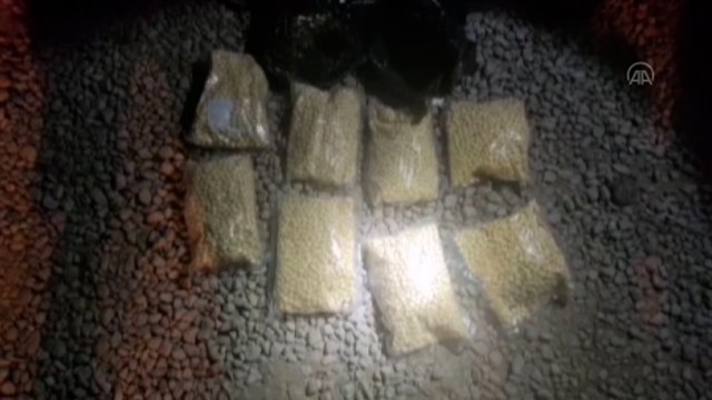 Hatay'da otomobilde 32 bin 700 uyuşturucu hap ele geçirildi