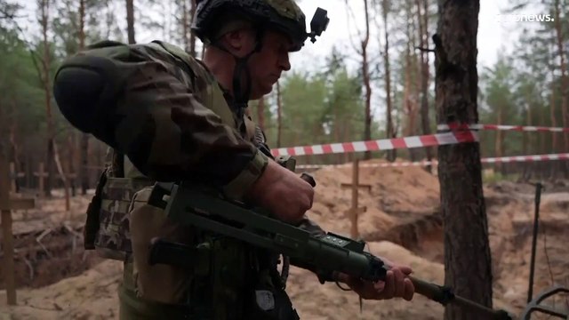 Izyum: l'orrore della fossa comune. Zelensky: I russi lasciano morte ovunque