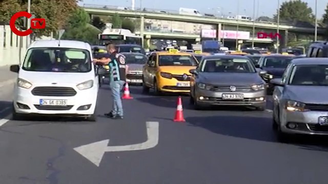 Polis tek tek durdurdu: Fatih'te usulsüz çakar kullananlara ceza