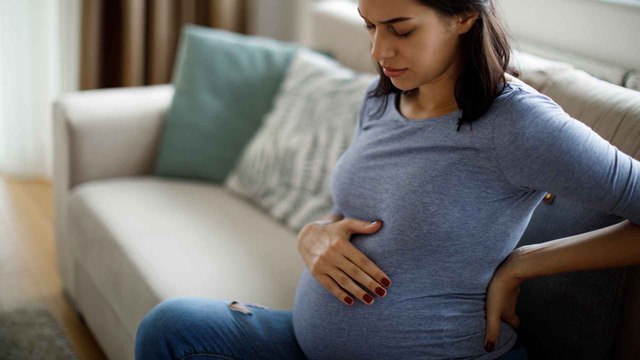 Symphysenschmerzen: Wie sie entstehen und was dagegen hilft