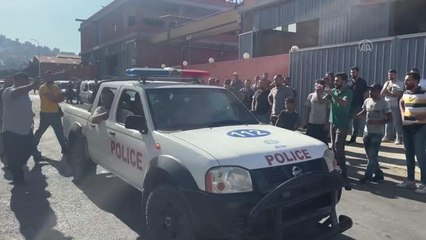 Lübnan'da bankadan silah zoruyla parasını çeken kişi olayın ardından teslim oldu