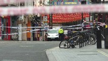 Dois policiais esfaqueados em Londres; governo descarta terrorismo