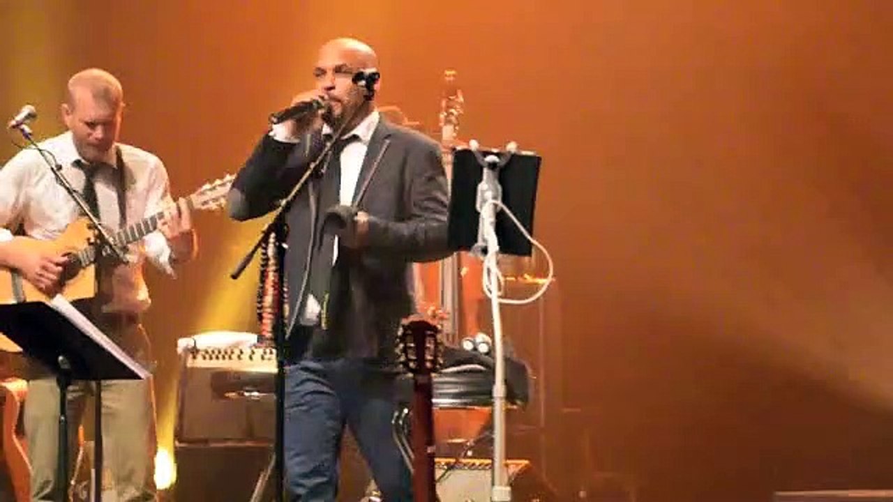 victor O chante " Diasporas"