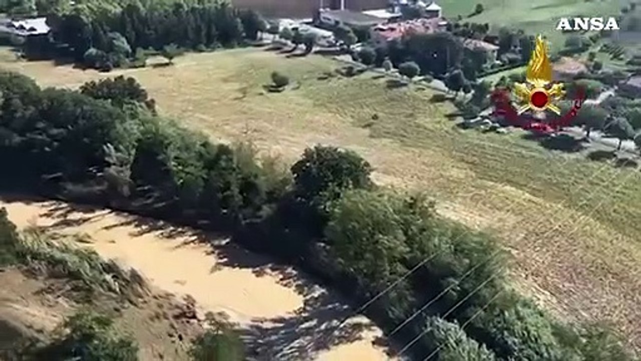 Maltempo nelle Marche, ricognizione aerea dei vigili del fuoco sulle aree alluvionate