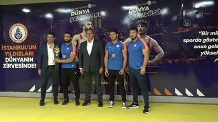 Dünya Şampiyonası'nda madalya kazanan milli güreşçilerden İBBSK Başkanı Keleş'e ziyaret