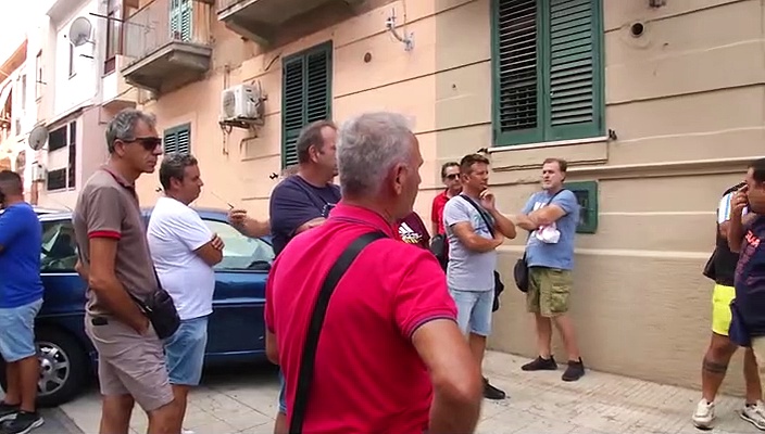 Video MERCATO GIOSTRA, PROTESTANO GLI AMBULANTI