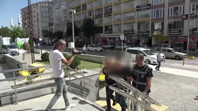 Yaşlı kadını dolandırmaya çalışan zanlı suçüstü yakalandı