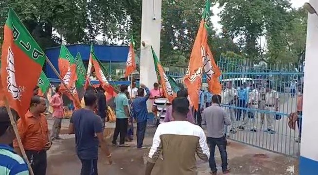 নবান্ন অভিযানের পর গ্রেফতার বিজেপির একাধিক কর্মী সমর্থক, প্রতিবাদে বিক্ষোভ গেরুয়া শিবিরের