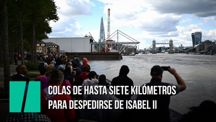 Se forman grandes colas para ver a la reina Isabel II en Westminster