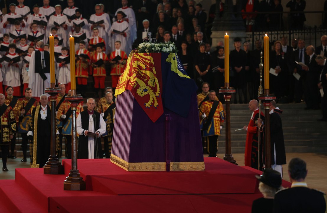 Königin elizabeth ii.: sechsstündige sperrung der warteschlange vor der westminster hall