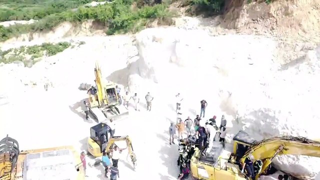 Conducteur coincé dans sa pelle mécanique à Ste-Anne