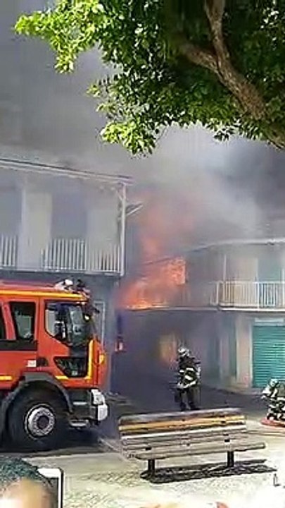 Incendie au Moule - 1