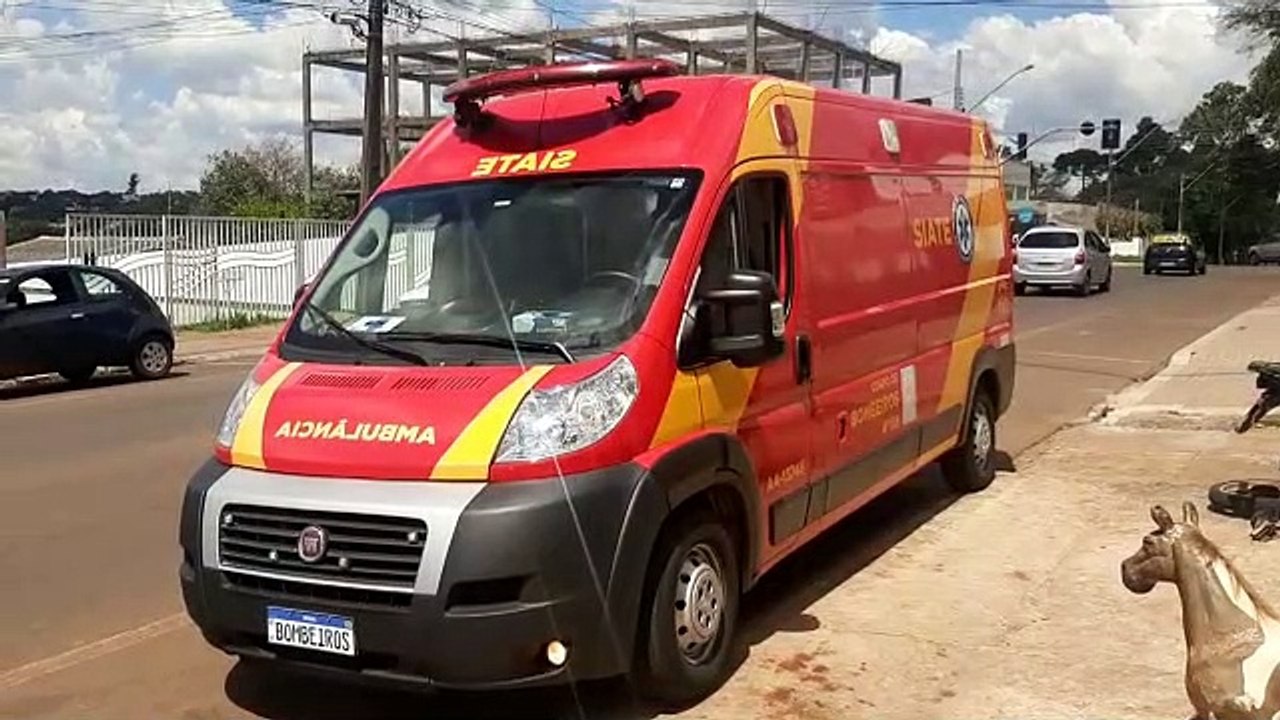 Mulher cai de escada e tem suspeita de fratura na perna no Bairro Maria Luiza