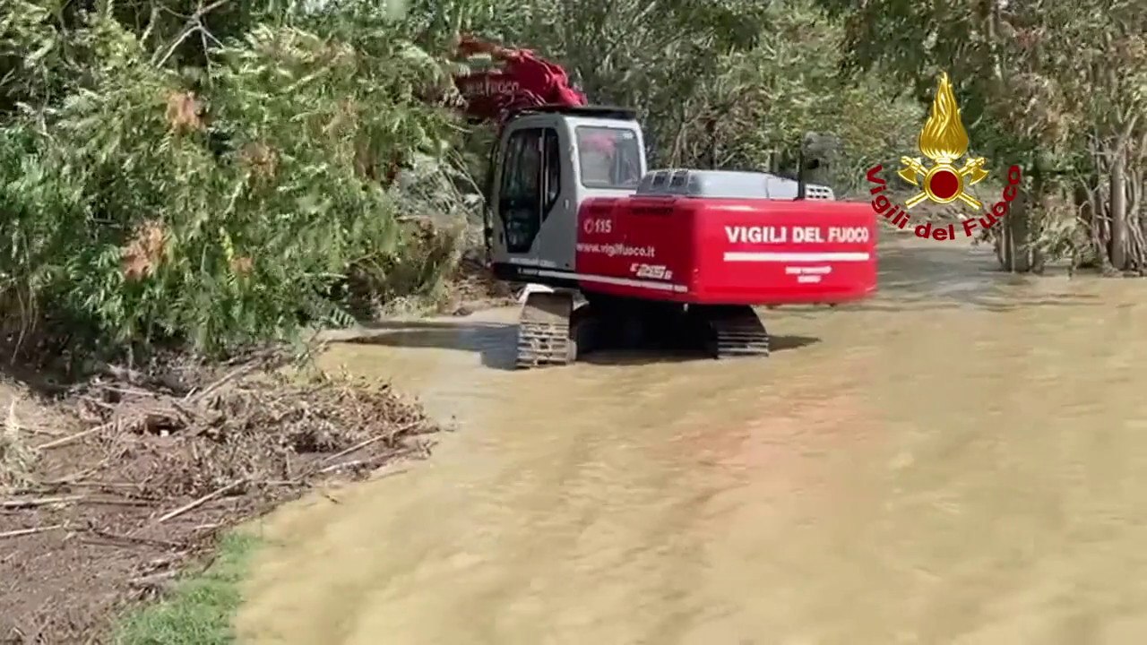Alluvione nelle Marche, già 500 gli interventi dei vigili del fuoco