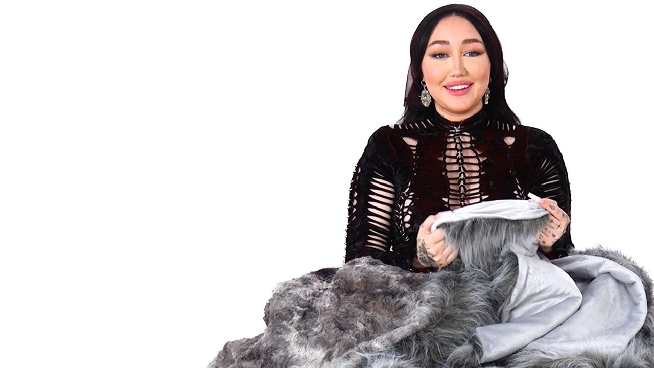 Noah Cyrus Performs 'I Burned LA Down' Into CHEAP Microphones | Expensive Taste Test | Cosmopolitan