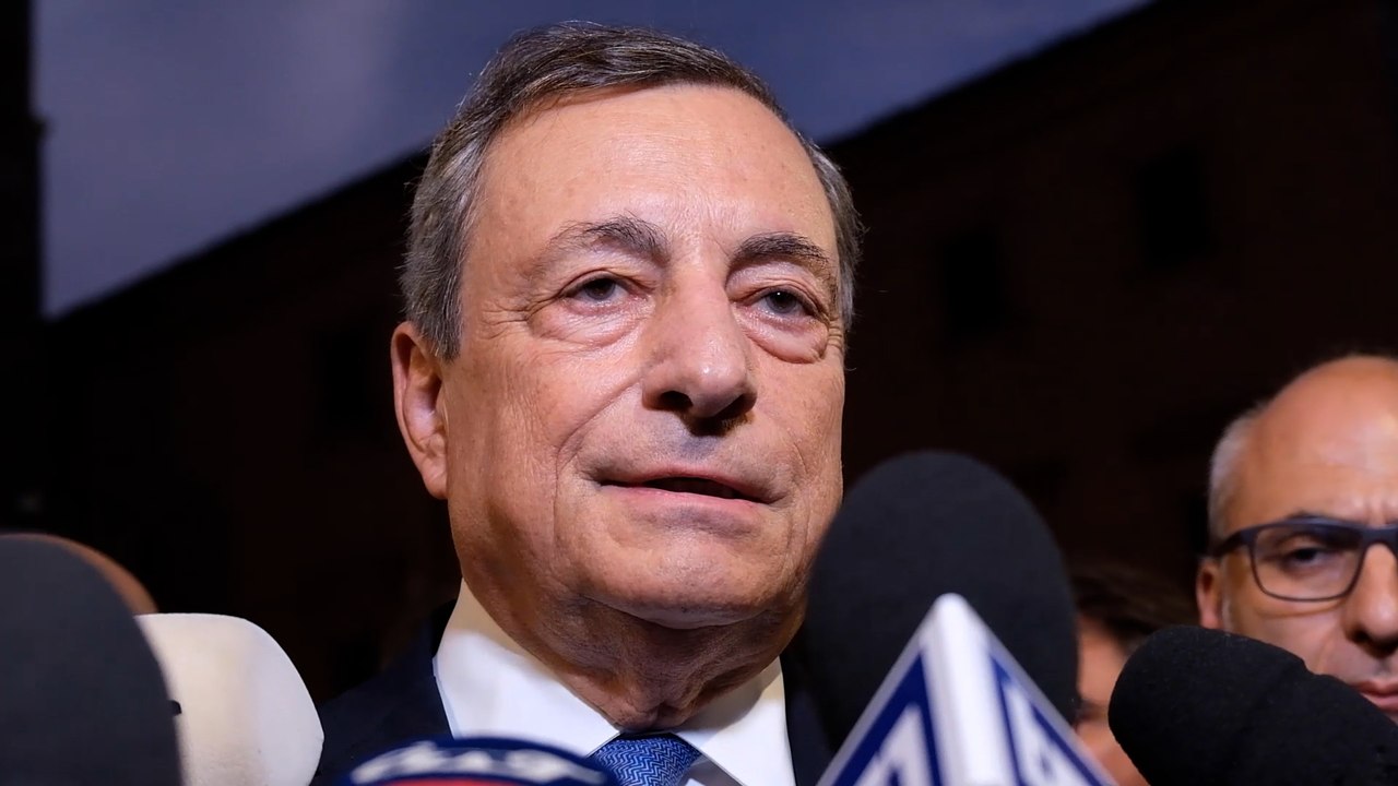 Alluvione nelle Marche, Draghi a Ostra: "Qui per portare la mia vicinanza ai parenti delle vittime"