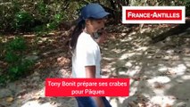 Tony Bonit prépare ses pièges à crabes pour Pâques
